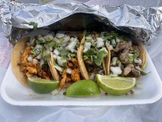 2 Tacos de Pollo 2 Tacos de Asada