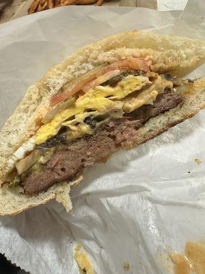 Balkan burger with egg