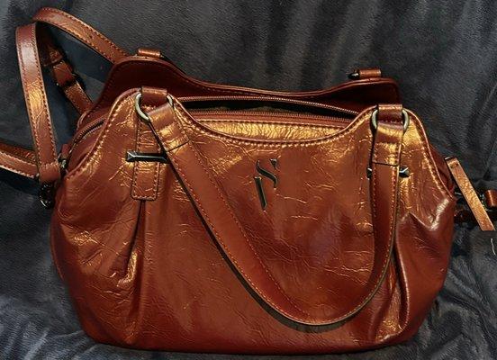 Vegan leather purse with lots of space & pouches