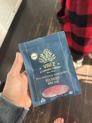 Got this for 35, gave them 20$ cash said put 15 on the card and they charged my card 80$ and immediately my bank alerted me for fraud: