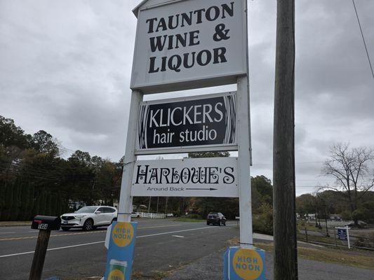 Harlowe's Vintage of Newtown