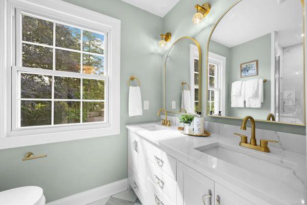 Double vanity in bathroom