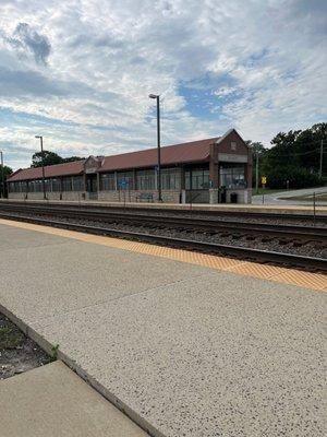 Metra Train Station - Belmont