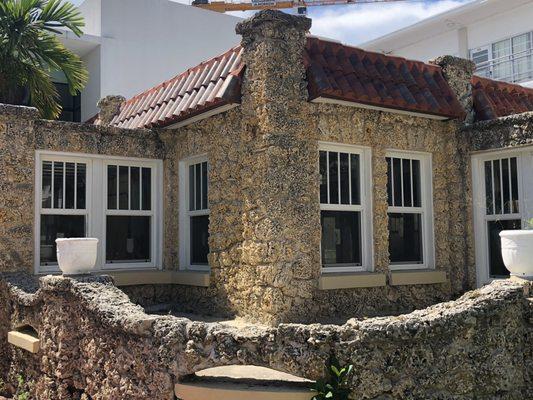 209 9th St. 900 Collins Ave