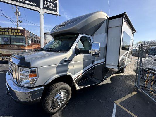 2019 Winnebago Aspect