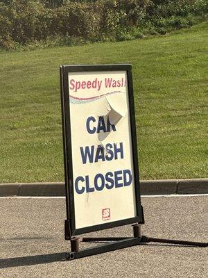 Closes sign blocking entrance to the car wash at Speedway 20920 Keokuk in Lakeville