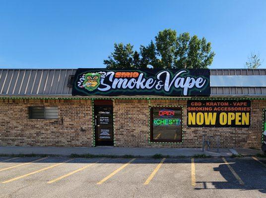 Strio Smoke and Vape