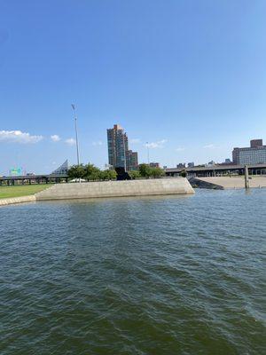 Gracehoper by Tony Smith