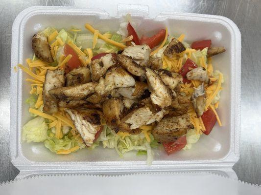 Small grilled chicken salad