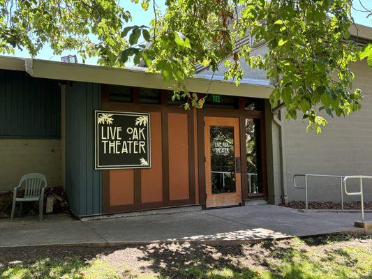 Live Oaks Theatre Co Inc