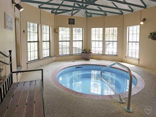 Country Club Apartments