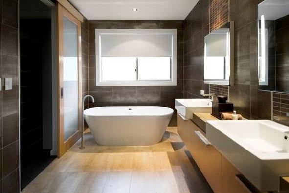 French bathroom (salle-de-bain).