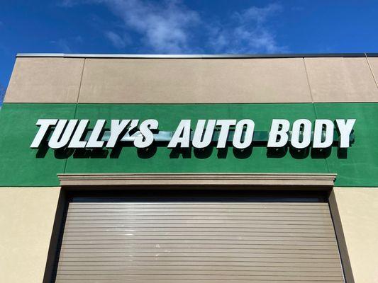 Tully's Auto Body & Towing