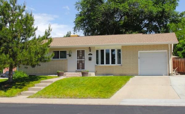 Contact APRIL RASMUSSEN to see this AMAZING SOUTH HARVEY PARK, HUTCHINSON HOME, WILL NOT LAST!...