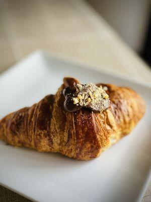 NUTELLA CROISSANT