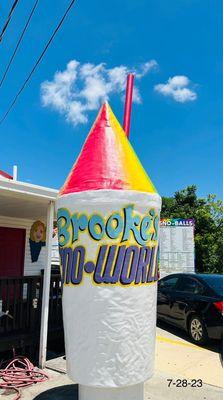 Brooke's Sno-World - West Main