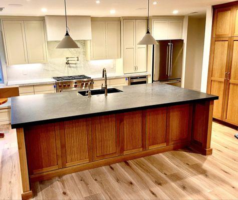 Busy Bee Housekeeping