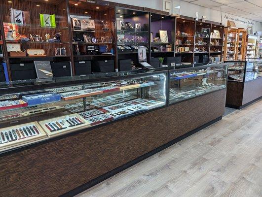 More than 1000 pens in stock. Come see the enormous variety we offer