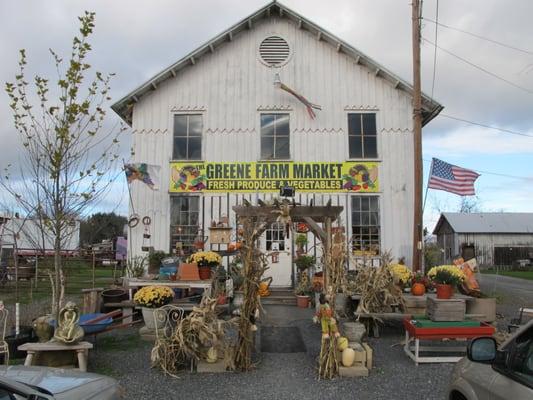 Ignore that cloud and replace in your mind with a blue sky with a white fluffy cloud. :)