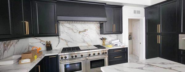 Beautiful kitchen all complete!