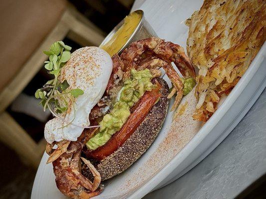 Crispy Soft-Shell Crab Benedict, avocado, Kamuela tomato, arugula, béarnaise, taro muffin, 'ulu rosti | 22
