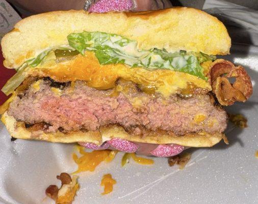 504 Burger medium no tomatoes