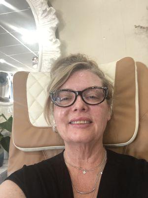 Me getting my pedicure on!!