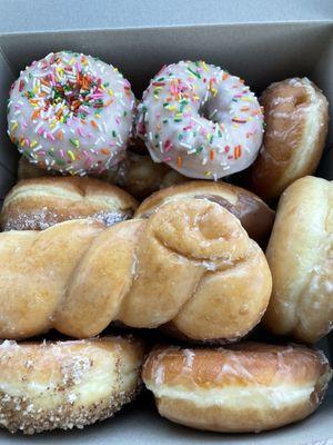 Mixed Dozen. They've raised their prices slightly since the renovation, but the quality and service are still the same- Excellent!