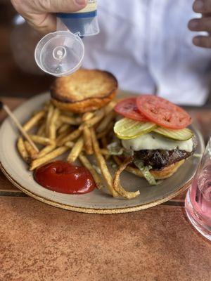 Tonto Bar & Grill