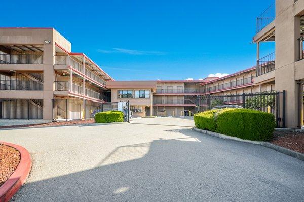 StorQuest Self Storage