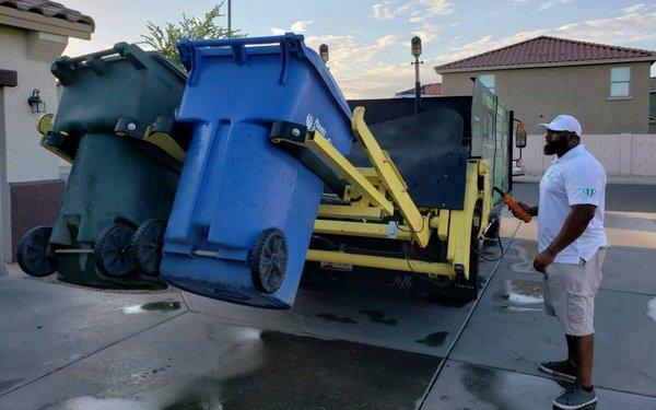 Clean Bin Heroes | Dumpster Cleaning