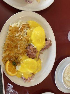 Traditional Eggs Benedict*