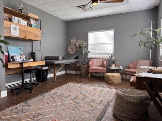 A very nice and comfortable room.