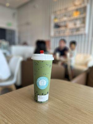 matcha latte with boba
