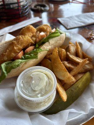 Fish Sandwich with Potato Wedges