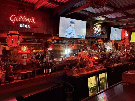 Clean with TV's to watch the game!