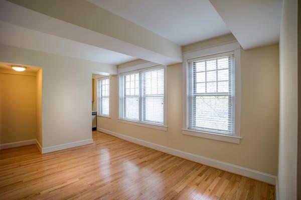 THE PRESTON Updated 3BR/2BA living room www.keenermanagement.com/the-preston/