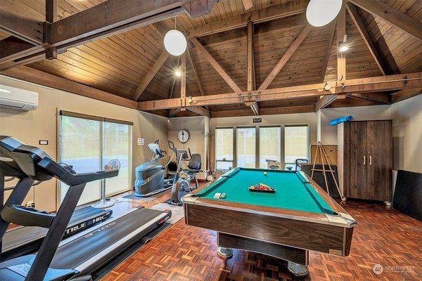 Parkpoint Condominiums