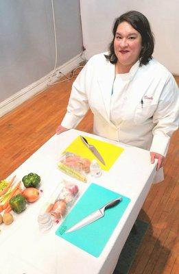 Knife Skills 101 Workshop by Claudia López A skill any kitchen warrior, newbie, student, or newlyweds can benefit from.