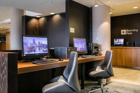 Courtyard by Marriott Omaha Aksarben Village