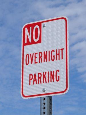 No overnight parking!