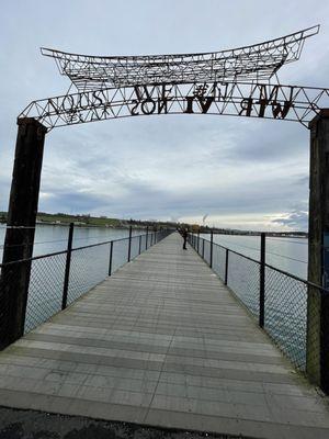 Start of the wooden boardwalk at the end of trail