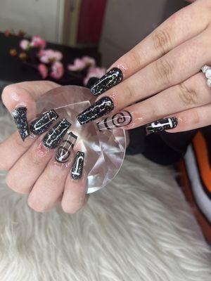 she did a very good job on my nails and the store is so so cute, got a lash lift too which was pretty cool too !! definitely recommend