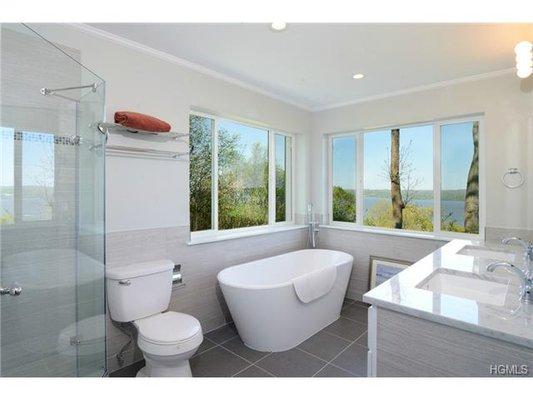 Vivienne Cerrati - Howard Hanna Rand Realty