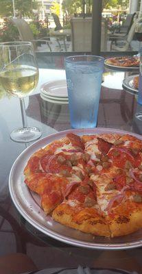 Clint Eastwood with red onion instead of mushrooms. Yummy!!