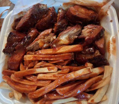 Large rib tips with mild sauce.