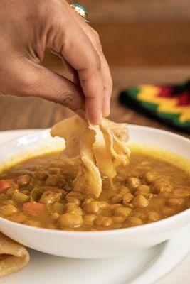 grandmas curry chickpea & roti