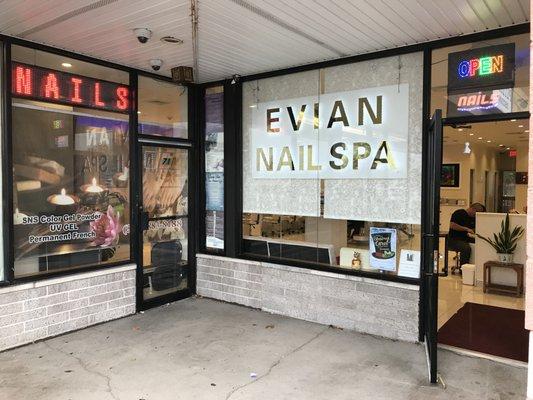 New Evian Nail Spa