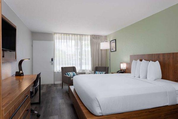 Ramada by Wyndham Altamonte Springs Near I-4