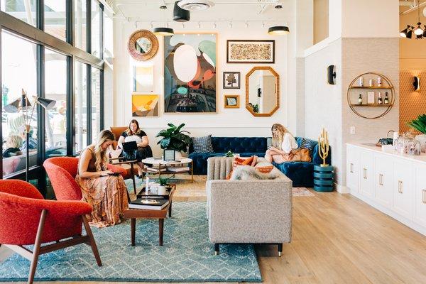 CLOVR Life Spa - Uptown Plaza